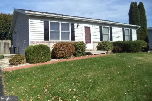 51 Cardinal Dr, Hanover, PA 17331-9787