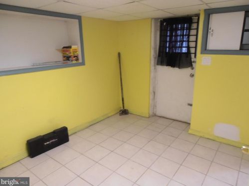 5834 3 St, Philadelphia PA 19106-1802 exterior