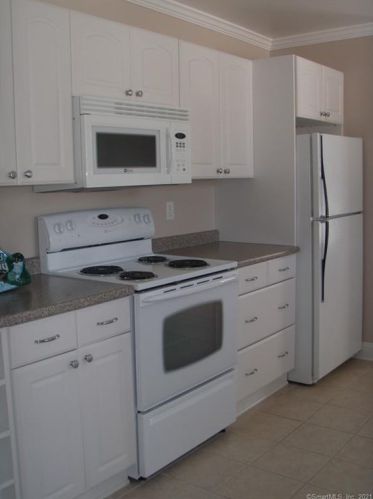 25 Myrtle St, Norwalk CT 06855-1315 exterior