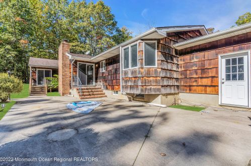 147 Hickory Rd, Jackson Twp NJ 08527-3841 exterior