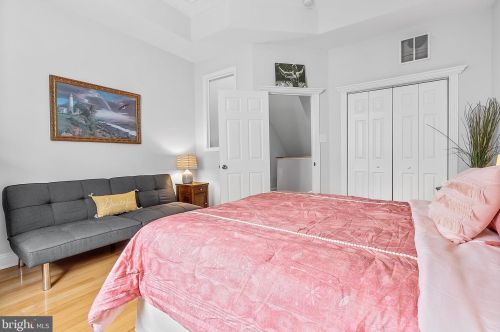 1019 19 St, Philadelphia PA 19146-2938 exterior