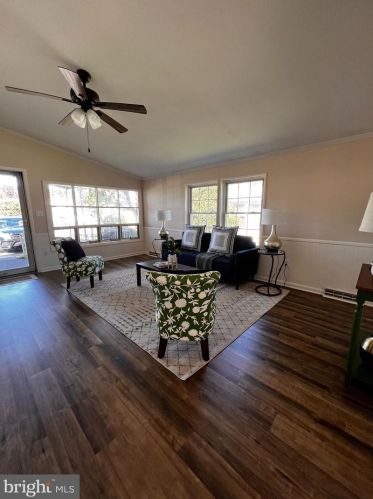 4 Downing St, Easton MD 21601-6212 exterior