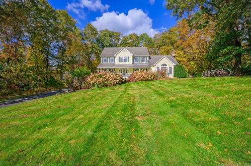 15 Chauncey Dr, Seymour, CT 06478-1260