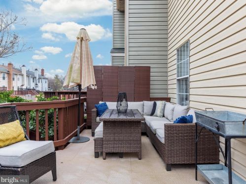 6070 Alexander Ave, Alexandria VA  22310-4382 exterior