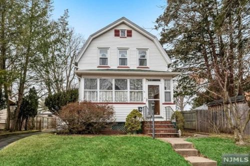 14 Westervelt Ave, Closter, NJ 07624-3034