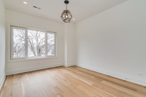 2608 Winona St, Chicago IL 60625-2506 exterior