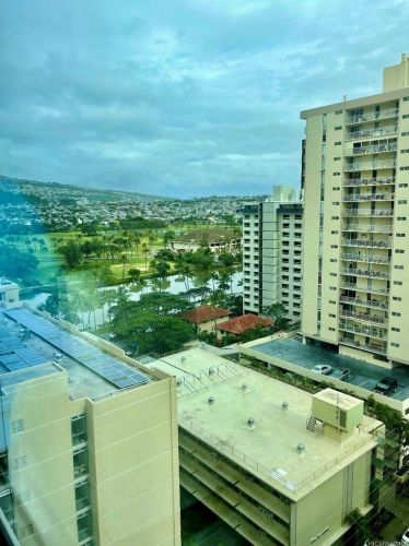 2421 Tusitala St, Honolulu HI  96815-3151 exterior