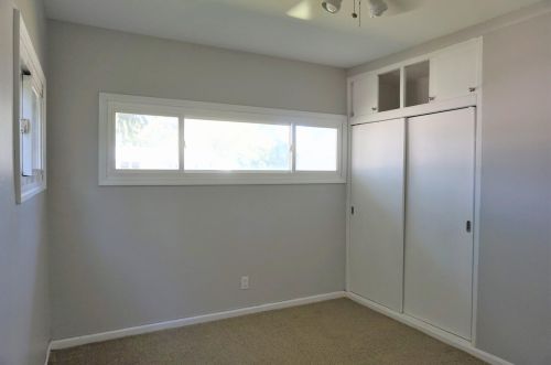 405 Sugar Ln, Milwaukee WI 53217-3843 exterior