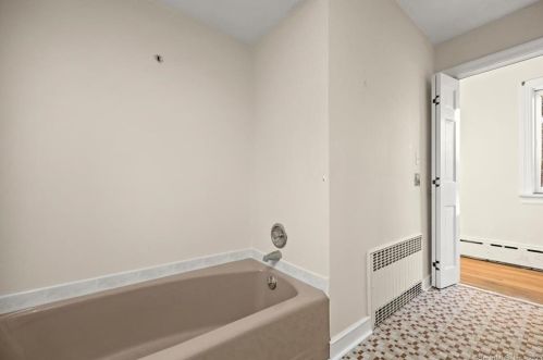 51 Lyons Plains Rd, Westport CT 06880-1305 exterior