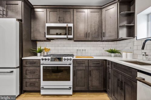 831 Greenwich St, Philadelphia PA 19147-6409 exterior