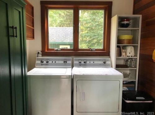 49 Sawmill Rd, Killingly CT 06241-1529 exterior