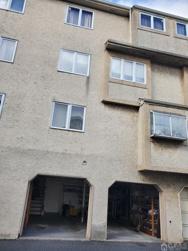 422 Johnstone St, Perth Amboy, NJ 08861-3330