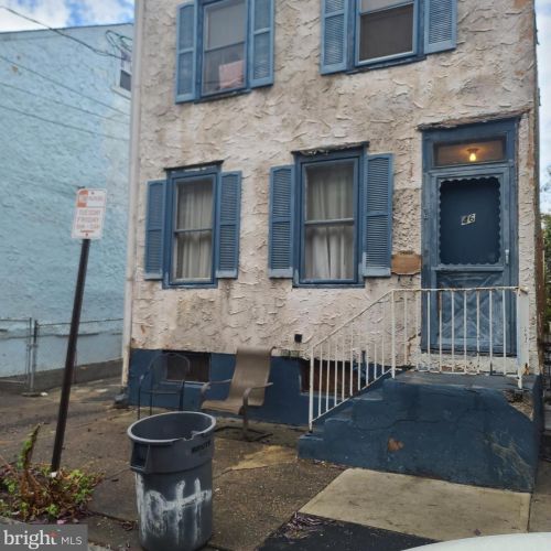 46 Mott St, Trenton, NJ 08611-1525