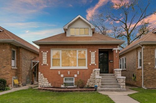 5517 Melrose St, Chicago, IL 60641-4119