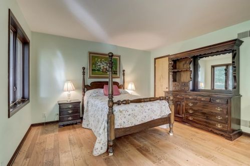 4714 Billingsgate Ln, Bull Valley IL 60098-8748 exterior