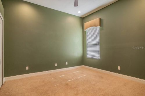 8028 Hampton Lake Dr, Tampa FL  33647-3558 exterior