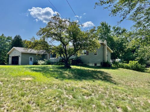 1649 Tyler Rd, Meskegon MI 49445-9320 exterior