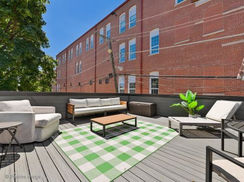 1350 Oakley Blvd, Chicago IL 60622-1848 exterior