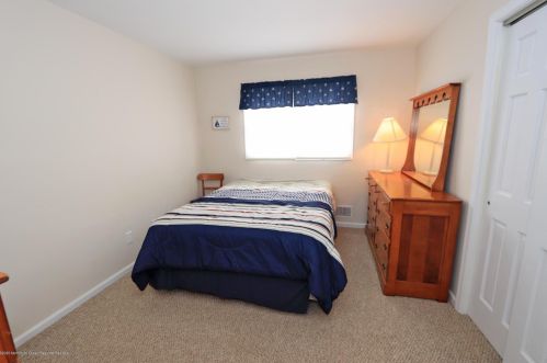 21 Dover Ave, Lavallette NJ 08735-2704 exterior