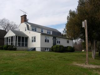 1557 Widows Mite Rd, Edgewater, MD 21037-2144