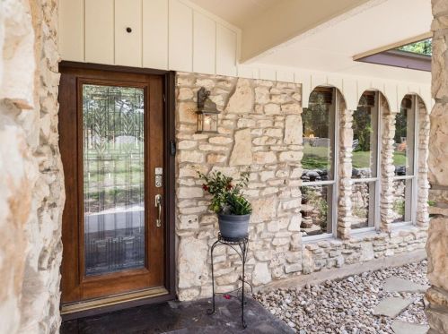 9604 Flintrock Cir, Austin TX 78737-1113 exterior