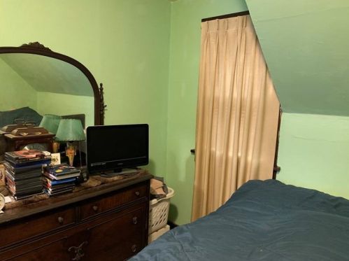 1633 Creedmoor Ave, Pittsburgh PA 15226-2439 exterior