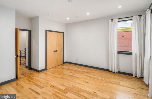 2401 Emerald St, Philadelphia PA  19125-1204 exterior