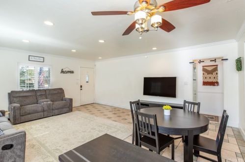 140 Knepp Ave, Fullerton, CA 92832-2328