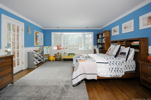 544 North St, Greenwich CT 06830-3450 exterior