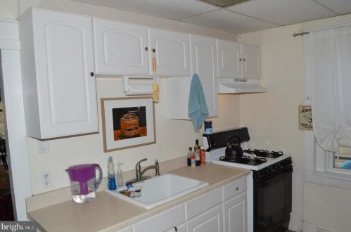 17 Roland Rd, Chester PA 19015-3329 exterior