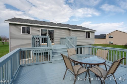 2194 Winston Vw Dr, Cedar Springs MI 49319-7931 exterior