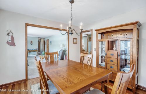 130 Floyd St, Edison NJ 08820-2101 exterior