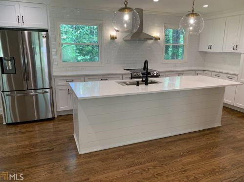 2565 Hawthorne Dr, Atlanta GA 30345-2039 exterior