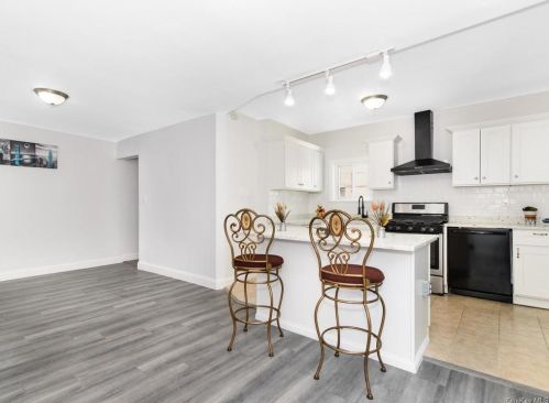 2318 Holland Ave, Bronx NY 10467-8710 exterior