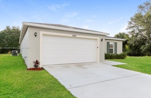 4057 Mcintyre St, Fort Pierce FL  34953-5618 exterior