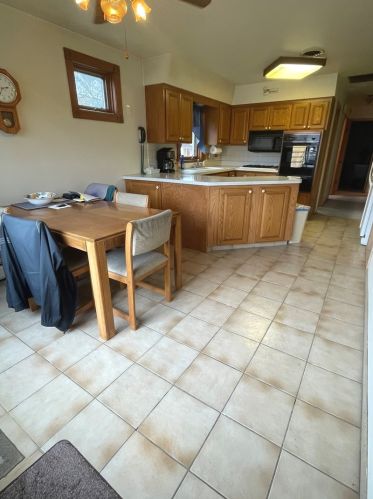 2607 97th St, Chicago, IL 60805-2731