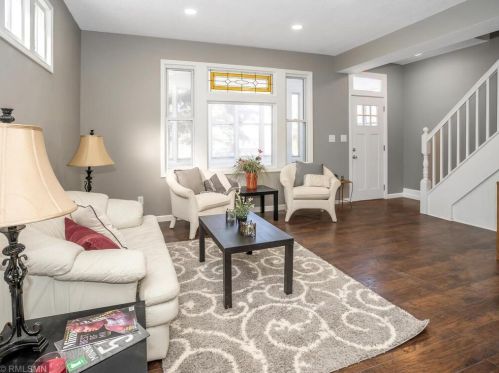 896 6 St, Saint Paul MN 55106-4503 exterior