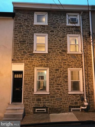 132 Krams Ave, Philadelphia PA  19127-2011 exterior