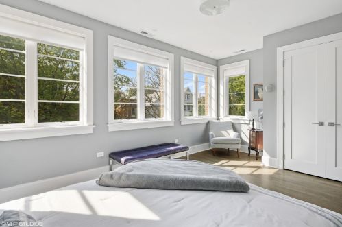 3621 Hermitage Ave, Chicago IL 60613-3507 exterior