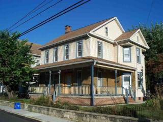 844 York St, Hanover, PA 17331-3436