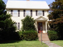 193 Winchester St, Newton, MA 02461-2033