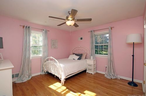 23 Cardinal Ln, Wilton CT 06897 exterior