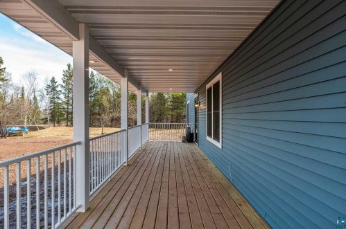 3258 Tischer Rd, Duluth MN 55803-9786 exterior