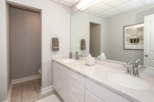 6508 Oakwood Mnr Dr, Bull Valley IL 60012-1196 exterior