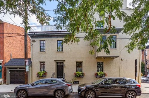 821 3rd St, Philadelphia, PA 19147-3327