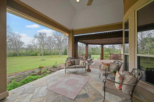 2200 Spg Br Rd, Montgomery TX 77316-2503 exterior