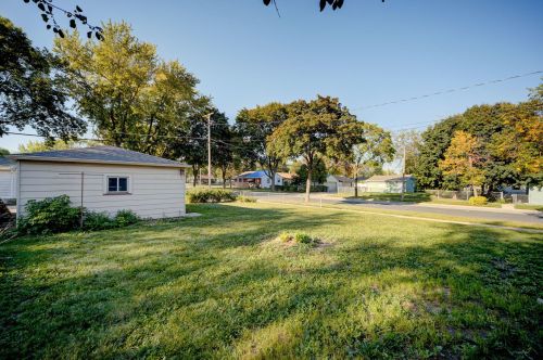 7800 Palmetto Ave, Milwaukee WI  53218-3750 exterior