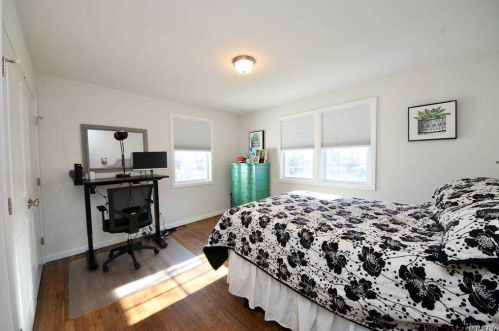 19 Livingston St, Huntington Station NY 11746-4026 exterior