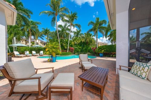 17830 Monte Vista Dr, Boca Raton FL  33496-1054 exterior