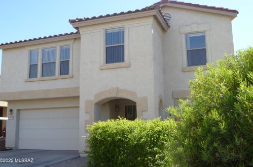 3477 Crystal Hill Ave, Tucson, AZ 85745-7103